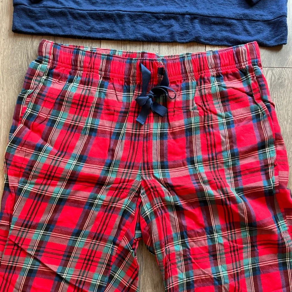 Victoria’s Secret Long Sleeve Pajama Top & Plaid Pajama Pants Medium Navy Red